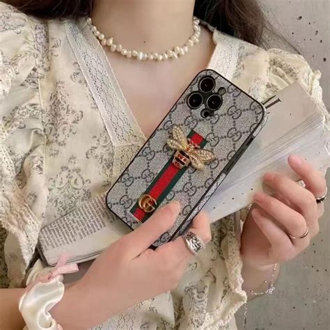 Чехлы Gucci для iPhone 